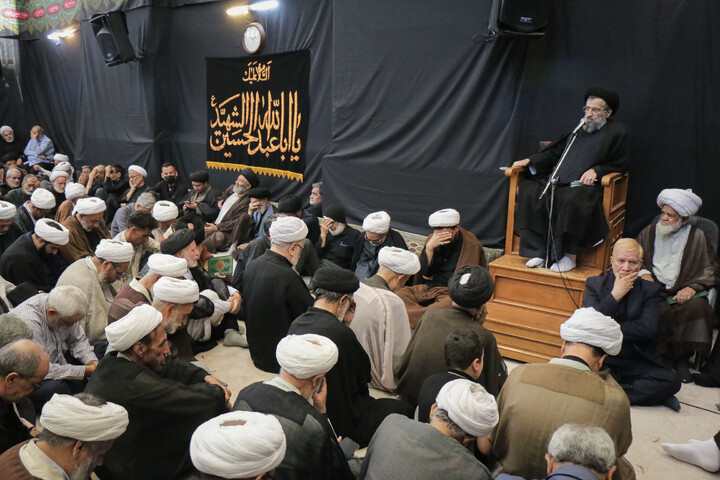 تصاویر/ برگزاری مراسم گرامیداشت و یادبود رهبر شهید حضرت آیت‌الله العظمی سید علی حسینی خامنه‌ای از سوی مرجع عالی‌قدر، حضرت آیت‌الله العظمی نوری همدانی «مدظله العالی»