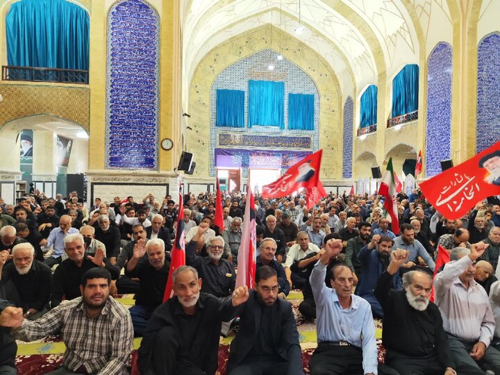 تصاویر/ اقامه نمازجمعه شهر بم
