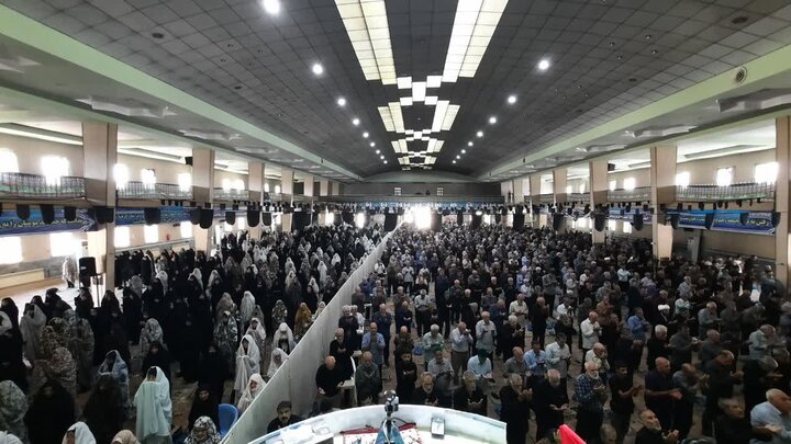 تصاویر/اقامه نماز عبادی سیاسی جمعه در خمین