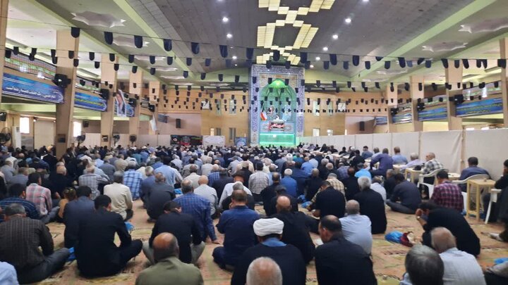 تصاویر/اقامه نماز عبادی سیاسی جمعه در خمین