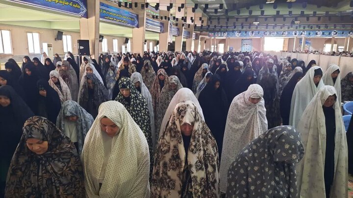 تصاویر/اقامه نماز عبادی سیاسی جمعه در خمین