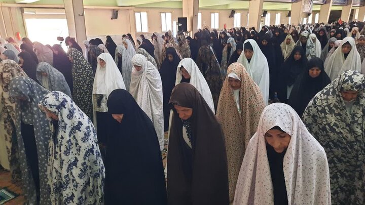 تصاویر/اقامه نماز عبادی سیاسی جمعه در خمین