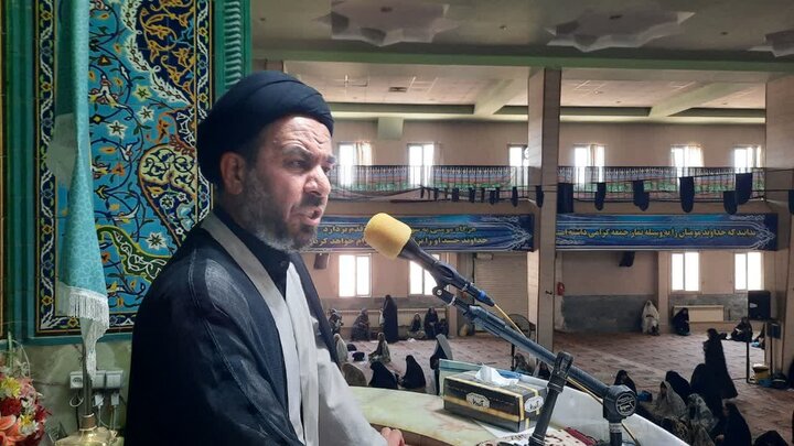 تصاویر/اقامه نماز عبادی سیاسی جمعه در خمین