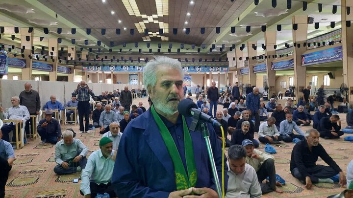 تصاویر/اقامه نماز عبادی سیاسی جمعه در خمین