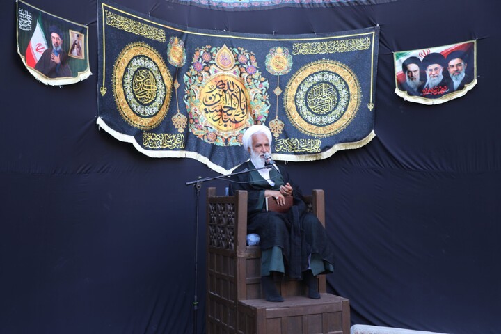 تصاویر/ سومین روز از مراسم هفتم رهبر شهید امت در حوزه علمیه یزد برگزار شد