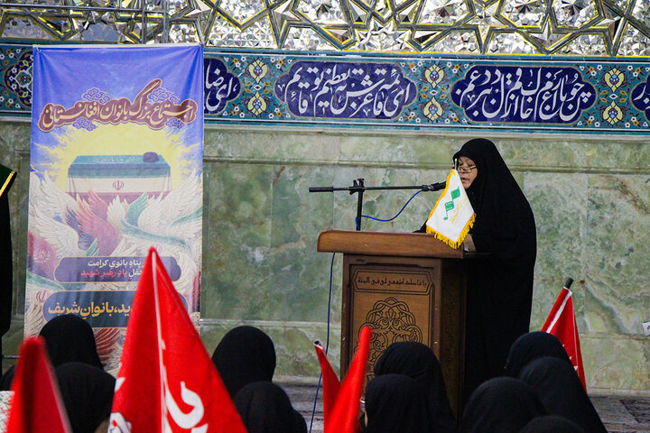 عزاداری بانوان افغانستانی برای قائد شهید امت در حرم بانوی کرامت