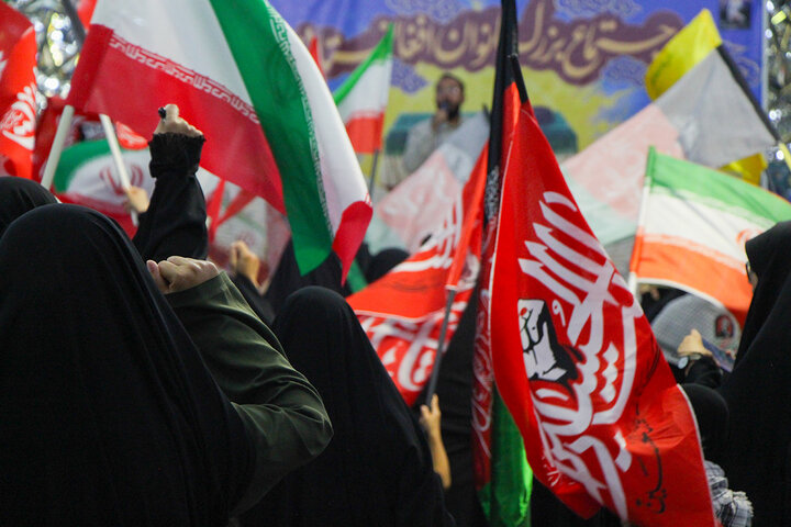 عزاداری بانوان افغانستانی برای قائد شهید امت در حرم بانوی کرامت
