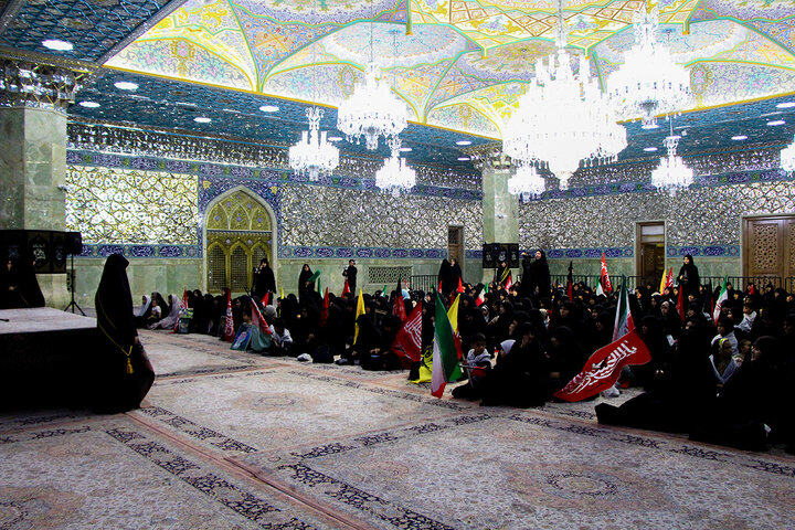 عزاداری بانوان افغانستانی برای قائد شهید امت در حرم بانوی کرامت