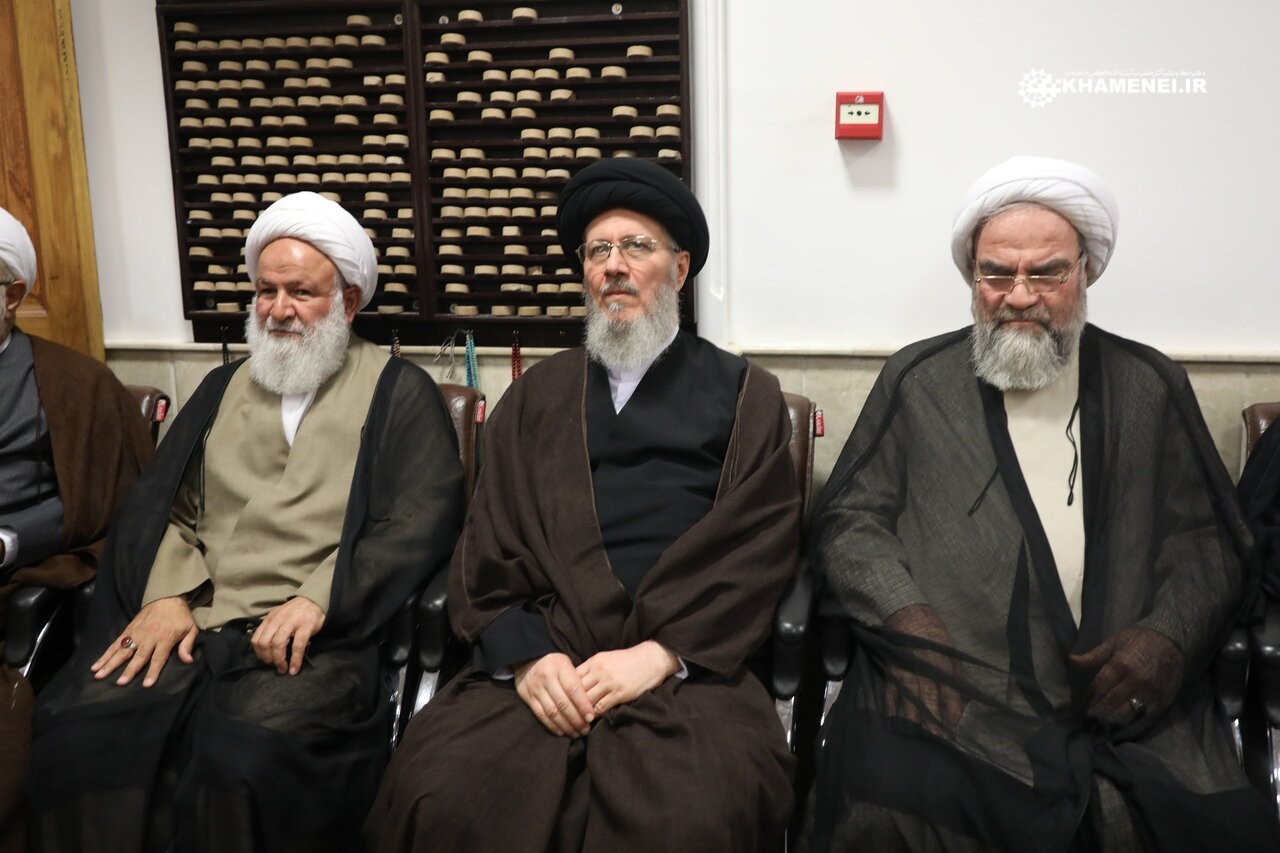 مراسم تأبين قائد الثورة الإسلامية الشهيد في مدينة قم المقدسة برعاية آية الله العظمى جوادي الآملي