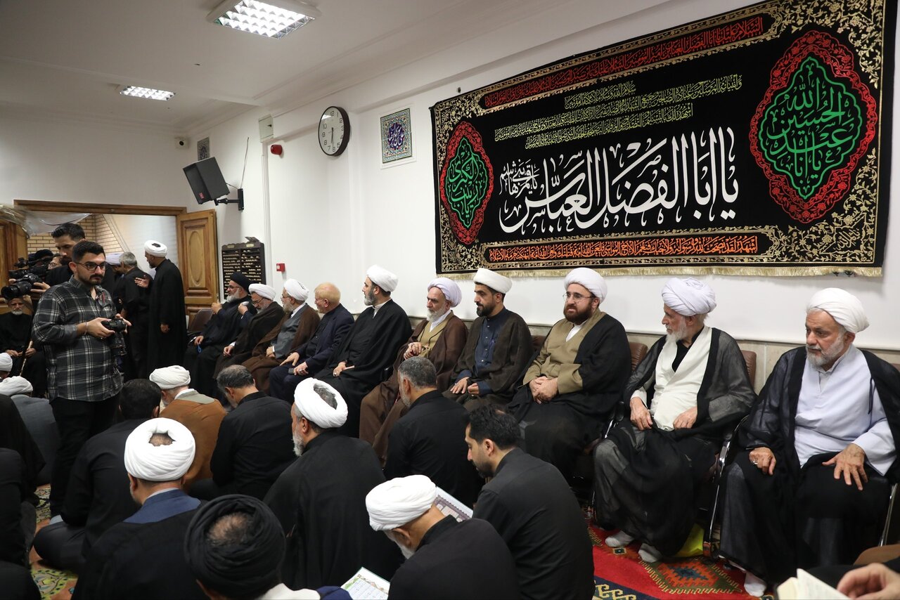 مراسم تأبين قائد الثورة الإسلامية الشهيد في مدينة قم المقدسة برعاية آية الله العظمى جوادي الآملي