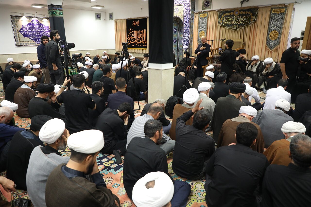 مراسم تأبين قائد الثورة الإسلامية الشهيد في مدينة قم المقدسة برعاية آية الله العظمى جوادي الآملي