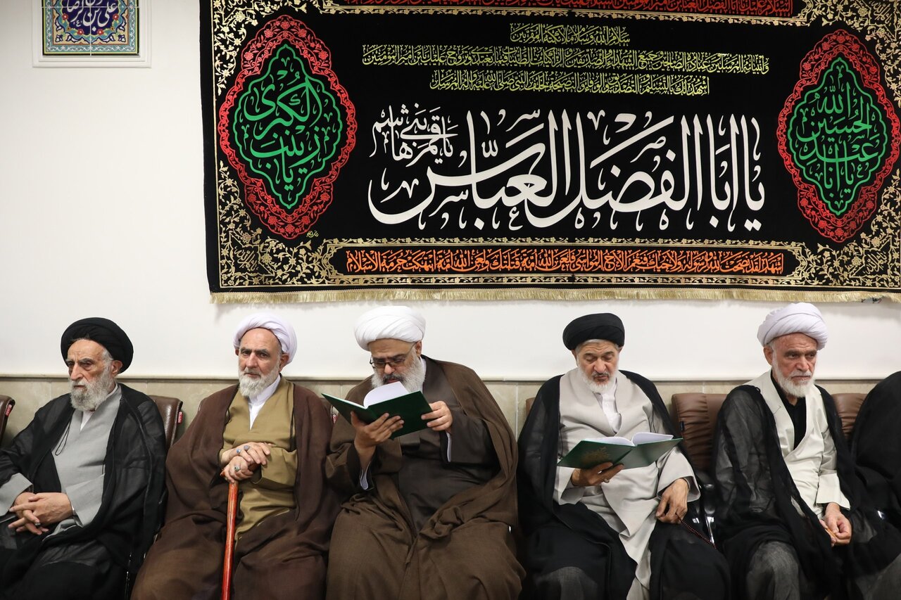 مراسم تأبين قائد الثورة الإسلامية الشهيد في مدينة قم المقدسة برعاية آية الله العظمى جوادي الآملي