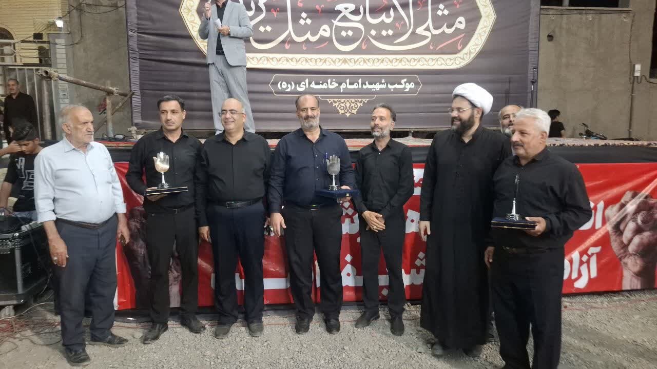 سومین آیین تجلیل از خادمان حسینی در میدان شهید اردهال کاشان برگزارشد