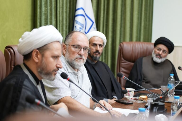 بررسی پیوند «مقاومت و الهیات رهایی‌بخش» با حضور اندیشمند اسپانیایی در دانشگاه باقرالعلوم(ع)