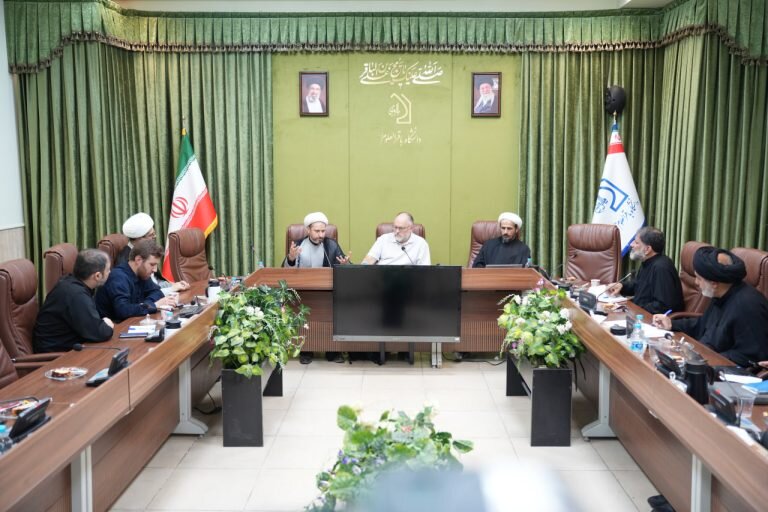 بررسی پیوند «مقاومت و الهیات رهایی‌بخش» با حضور اندیشمند اسپانیایی در دانشگاه باقرالعلوم(ع)