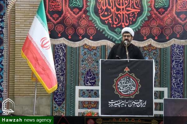 مواجهه ما با استکبار، مواجهه حسینی با یزید است