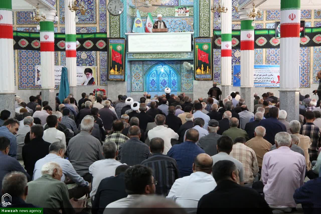 تصاویر / اقامه نماز جمعه در مصلی های همدان