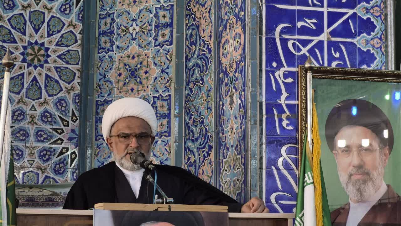 جهان باید از توانمندی‌های نظامی ایران درس بگیرد