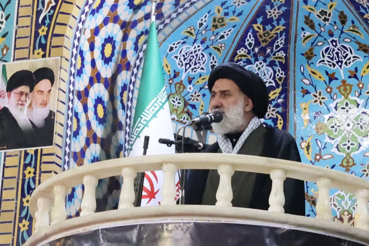 ملت ایران با مقاومت و توکل بر خدا از شرایط حساس عبور خواهد کرد