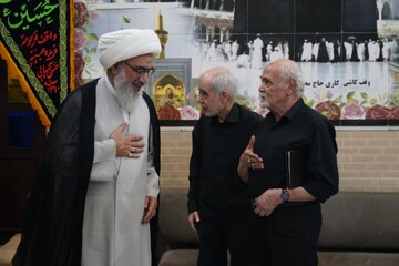 تصاوبر/ مراسم یادبود امام شهید در مسجد شیخ سعدون بوشهر
