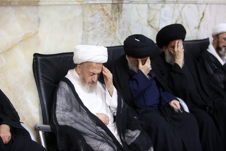 تصاویر/ مراسم گرامیداشت قائد شهید امت از سوی آیت الله العظمی سبحانی در حرم مطهر حضرت معصومه (س)