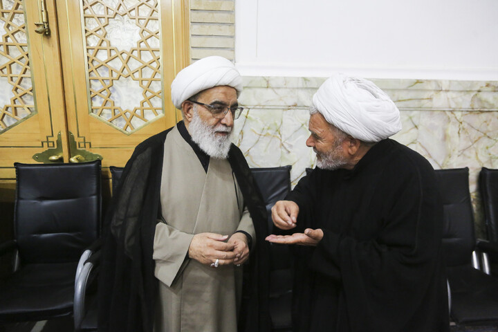 تصاویر/ مراسم گرامیداشت قائد شهید امت از سوی آیت الله العظمی سبحانی در حرم مطهر حضرت معصومه (س)