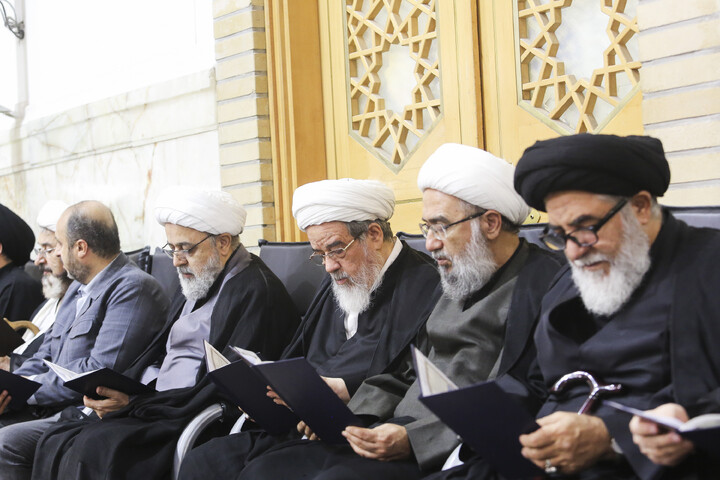 تصاویر/ مراسم گرامیداشت قائد شهید امت از سوی آیت الله العظمی سبحانی در حرم مطهر حضرت معصومه (س)