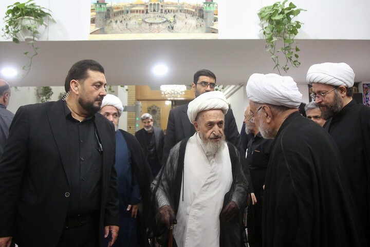 تصاویر/ مراسم گرامیداشت قائد شهید امت از سوی آیت الله العظمی سبحانی در حرم مطهر حضرت معصومه (س)
