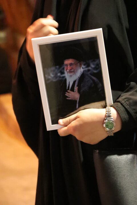تصاویر / بیعت با رهبر شهید انقلاب اسلامی مردم بویین زهرا در ایستگاه صد وسی و نهم -عکس - خانم جوشقانی