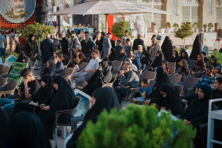 تصاویر/ محفل انس با قرآن با حضور جامعه قرآنی در گلزار بین المللی شهدای کرمان
