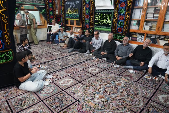 تصاوبر/ مراسم یادبود امام شهید در مسجد شیخ سعدون بوشهر