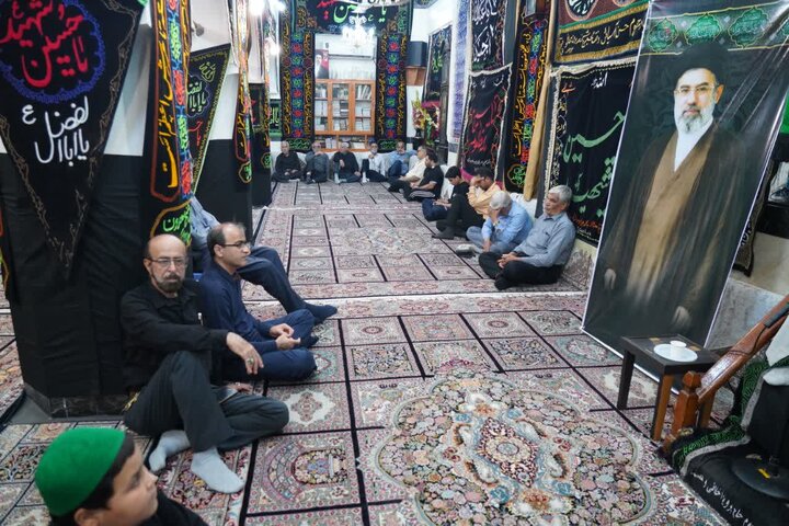 تصاوبر/ مراسم یادبود امام شهید در مسجد شیخ سعدون بوشهر