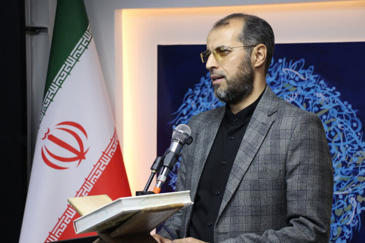 تصاویر/آیین رونمایی از کتاب «سقوط» در شهر اراک