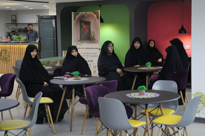 تصاویر/آیین رونمایی از کتاب «سقوط» در شهر اراک