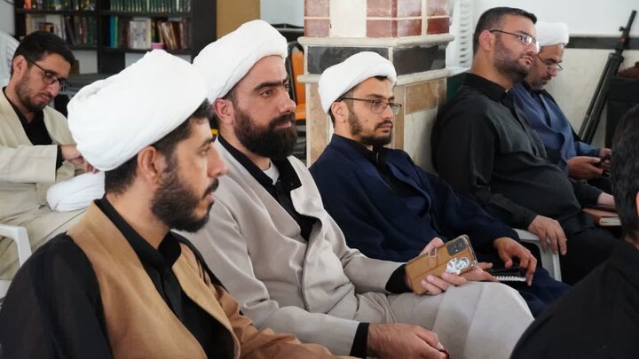 ارائه دستاوردهای گروهی امامان مساجد همدان در نخستین کارگاه "حل مسئله" طرح محراب