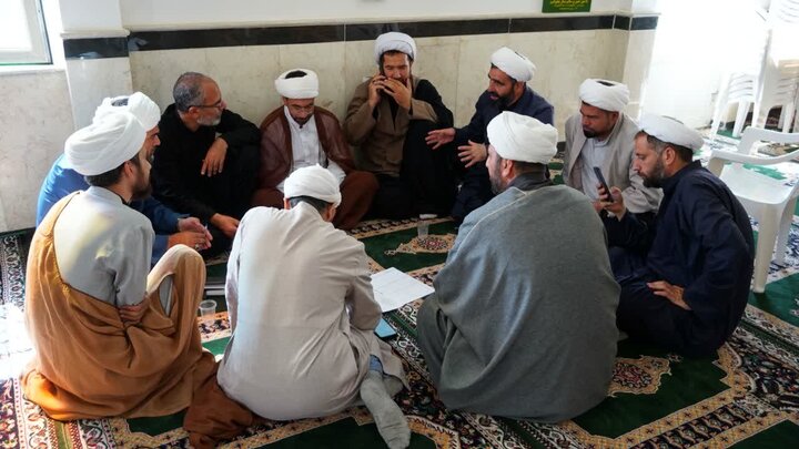 ارائه دستاوردهای گروهی امامان مساجد همدان در نخستین کارگاه "حل مسئله" طرح محراب