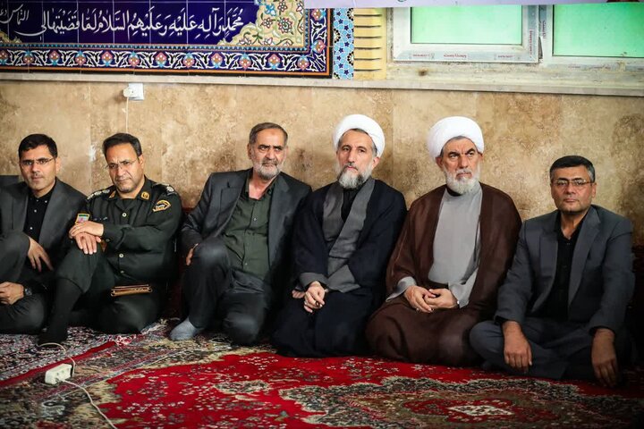 تصاویر /  مراسم گرامیداشت رهبر شهید انقلاب اسلامی  در روستای امیرآباد با حضور امام جمعه قزوین