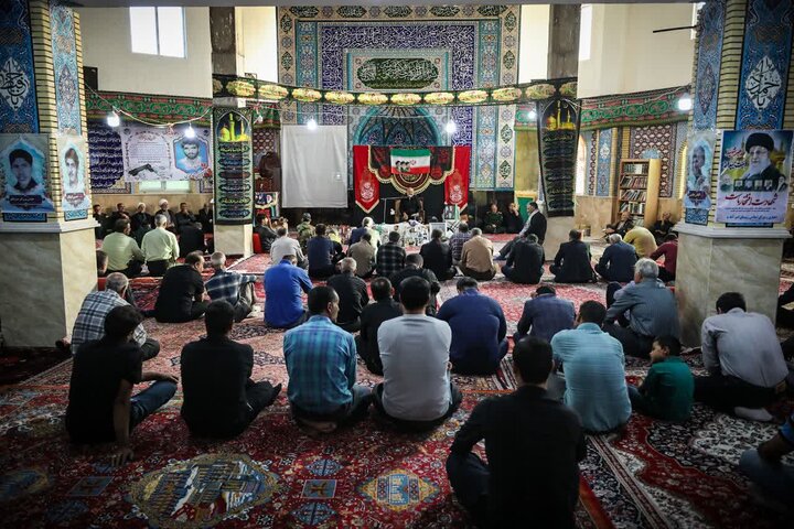 تصاویر /  مراسم گرامیداشت رهبر شهید انقلاب اسلامی  در روستای امیرآباد با حضور امام جمعه قزوین