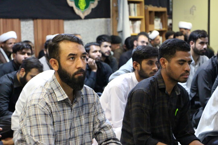 تصاویر |مراسم بزرگداشت رهبر شهید انقلاب در جامعه المصطفی واحد اصفهان