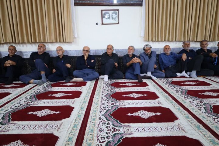 تصاویر/  بزرگداشت رهبر شهید انقلاب در روستای آزادبن پهناب جویبار با حضور نماینده ولی فقیه در استان