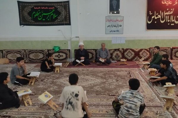 مسجد حضرت صاحبالزمان(عج) هرسین، با تجلیل از نوجوانان، «جبههسازی فرهنگی» نسل انقلابی را کلید زد