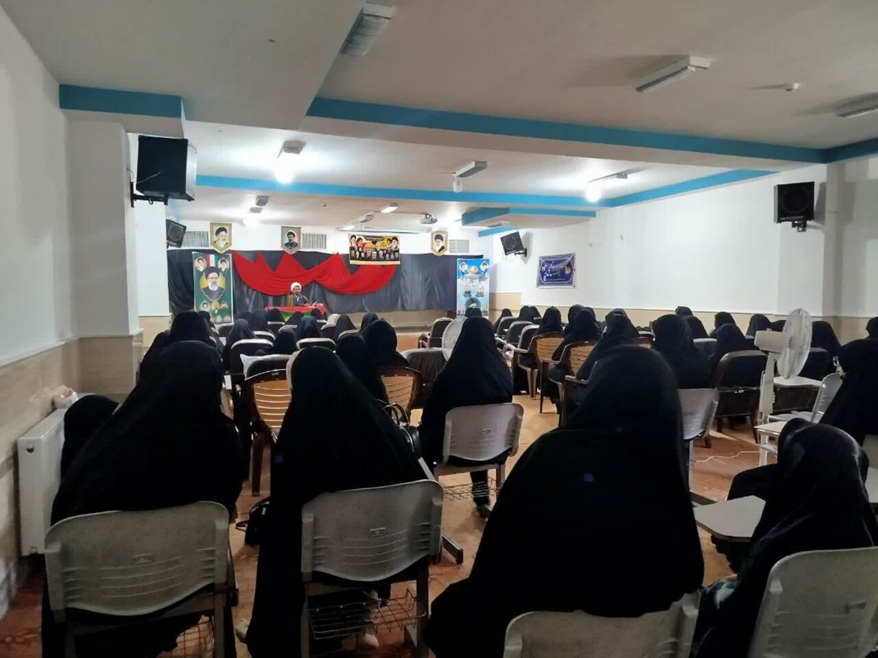 نهجالبلاغه؛ راهکار تربیت بصیرت و مقابله با فتنههای فکری