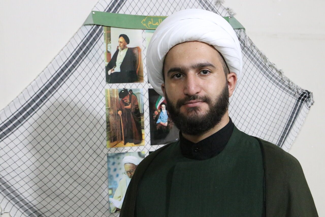 آموزش حضوری و غیر حضوری درس خارج در مدرسه علمیه آیت‌ الله آخوند (ره)