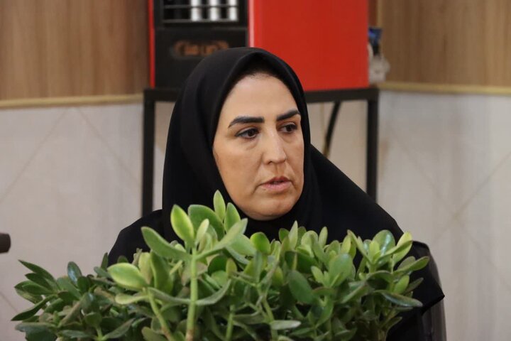 تصاویر/ تجلیل و تکریم فرماندار و امام جمعه شهرستان اشکذر از رئیس و کارکنان اداره بهزیستی به مناسبت هفته بهزیستی