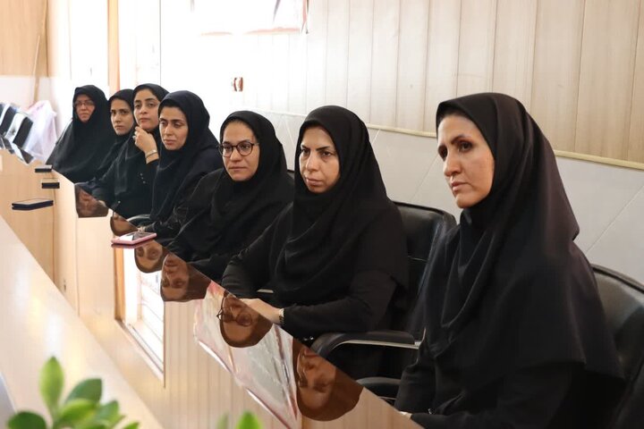 تصاویر/ تجلیل و تکریم فرماندار و امام جمعه شهرستان اشکذر از رئیس و کارکنان اداره بهزیستی به مناسبت هفته بهزیستی