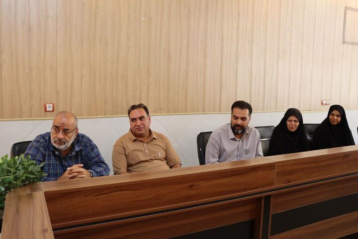 تصاویر/ تجلیل و تکریم فرماندار و امام جمعه شهرستان اشکذر از رئیس و کارکنان اداره بهزیستی به مناسبت هفته بهزیستی
