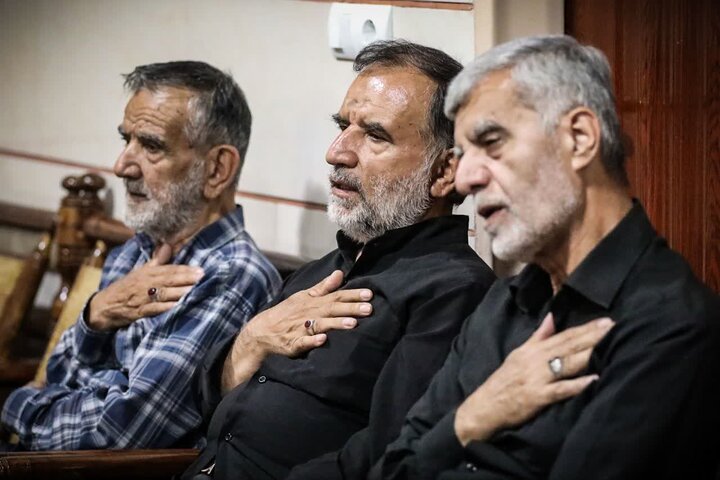 تصاویر / برگزاری مراسم گرامیداشت ر هبر شهید انقلاب اسلامی با حضور امام جمعه قزوین در مساجد مختلف استان قزوین