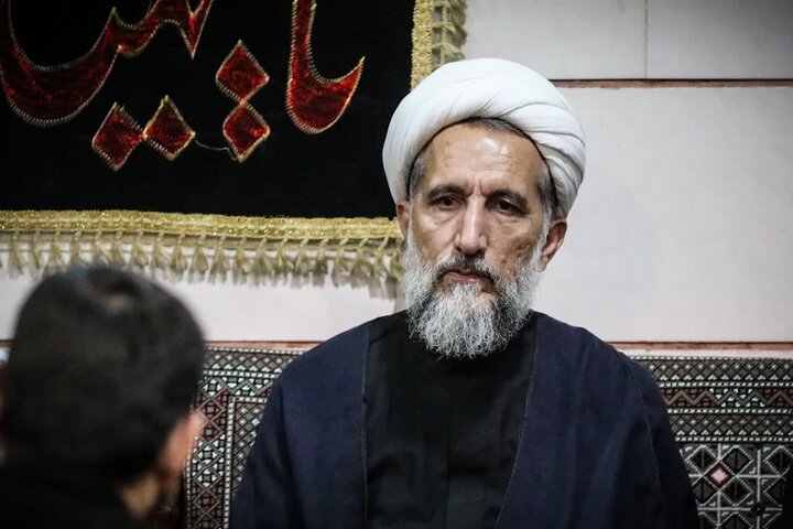 تصاویر / برگزاری مراسم گرامیداشت ر هبر شهید انقلاب اسلامی با حضور امام جمعه قزوین در مساجد مختلف استان قزوین