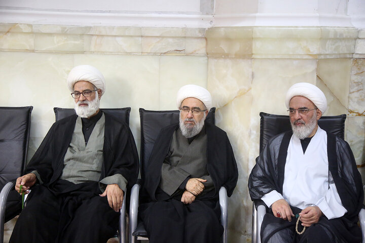 Cerimonia commemorativa del Leader della Comunità, il martire Imam Khamenei, organizzata dagli enti internazionali del seminario