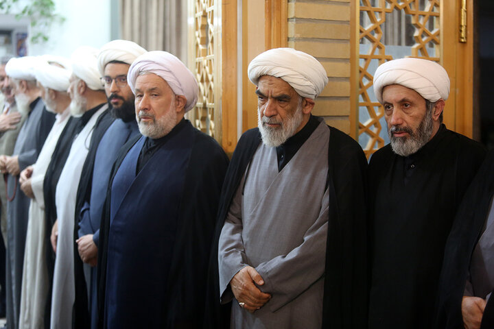 Cerimonia commemorativa del Leader della Comunità, il martire Imam Khamenei, organizzata dagli enti internazionali del seminario